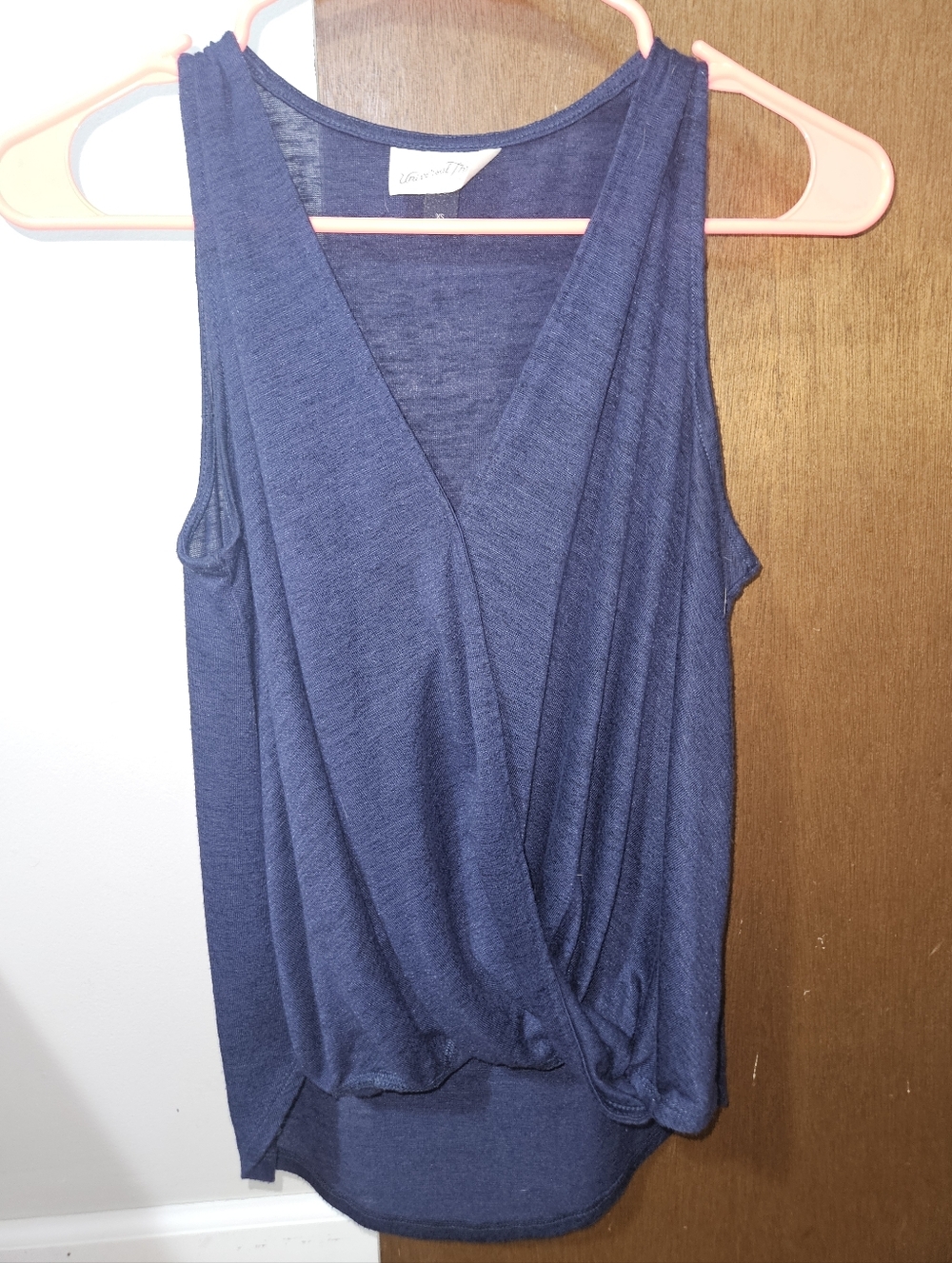 Universal Thread Navy Blue Sleeveless Surplice Twist-Hem Tank Top Size XS - Picture 7 of 9